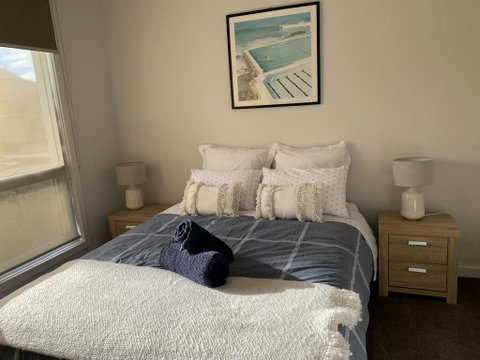 Spacious Rooms Home-Stay With Free Wifi - Australia Accommodation 3