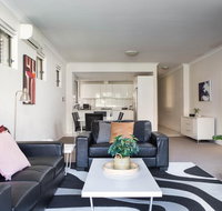 Spacious Two-Bedroom Apartment near Hospital - Australia Accommodation