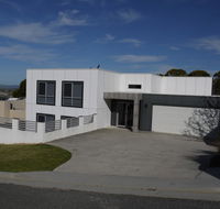 Spectacular Holiday Living - Australia Accommodation