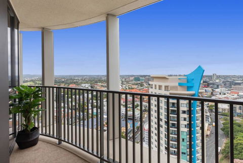 SPIRE - Fast Internet Monthly Stays W Carpark - Australia Accommodation 3