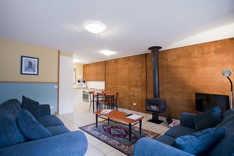 Split Point Cottages - Australia Accommodation 3