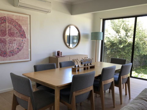 Spray Point Beach House: Entertaining Deck - Australia Accommodation 1
