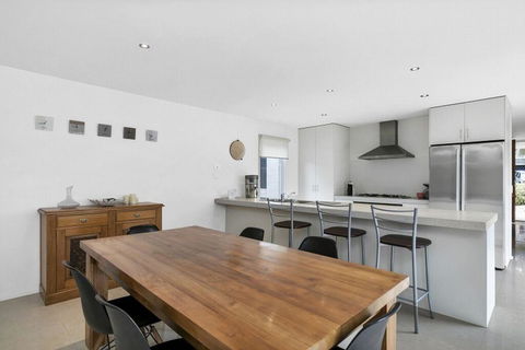 St Georges Sands Oasis 10 - Australia Accommodation 2