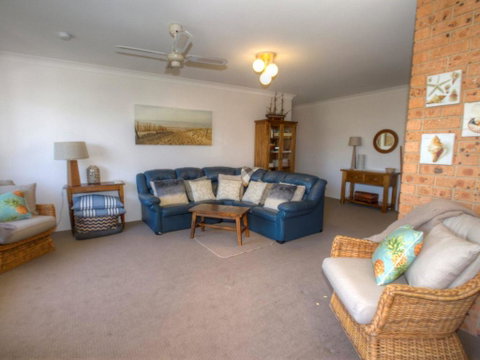 St James 6, Stylish Airconditioned Retreat - Australia Accommodation 1