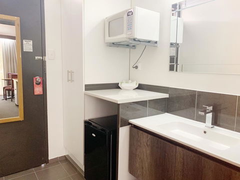 Statesman Motor Inn - Australia Accommodation 2