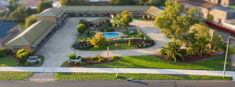 Statesman Motor Inn - Australia Accommodation 0
