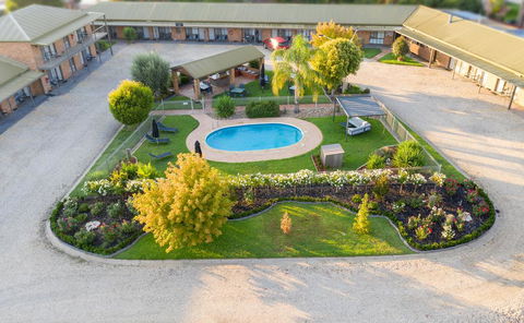 Statesman Motor Inn - Australia Accommodation 2