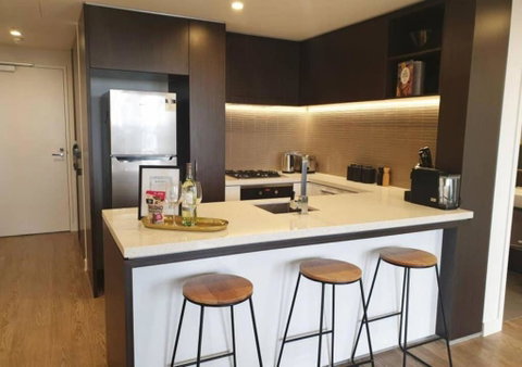 STH2 - Stunning Resort Style 1BR W Wifi Gym 4 Ppl - Australia Accommodation 2