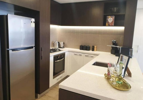 STH2 - Stunning Resort Style 1BR W Wifi Gym 4 Ppl - Australia Accommodation 3