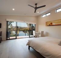 Still Earth - Australia Accommodation