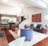 Striking open plan home in quiet inner-city area - Australia Accommodation