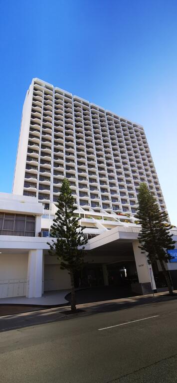 Studio 100 Meters From Beach At Surfers Paradise (L5) - Australia Accommodation 3