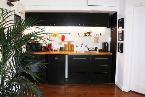 Studio Flat With Shared Rooftop Terrace - Australia Accommodation 1