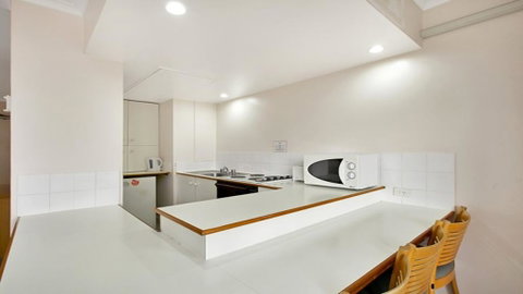 Studio With Balcony At College St - Australia Accommodation 1