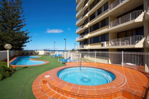 Stunning Beachfront Apartment - Australia Accommodation 3