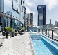 Stunning luxury apartment high above the city - Australia Accommodation