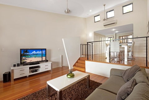 Stunning Panorama Apartments - Australia Accommodation 3