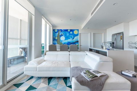 Stunning Urban Apt Wt Parking Near CBD & Airport - Australia Accommodation 0
