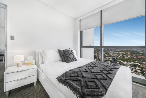 Stunning Views On The 41st Floor - Australia Accommodation 1