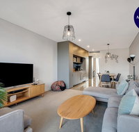 STYLISH CAMPERDOWN APARTMENT and PARKING INC - Australia Accommodation