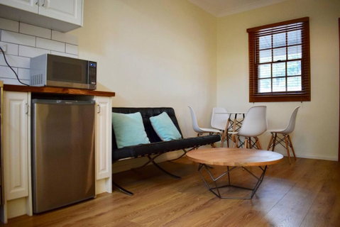Stylish Cute Cottage In McMahons Point - Australia Accommodation 0