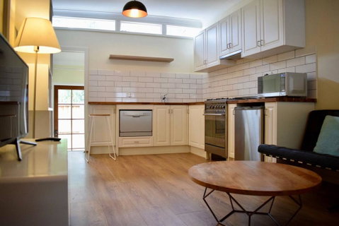 Stylish Cute Cottage In McMahons Point - Australia Accommodation 1