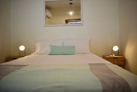Stylish Cute Cottage In McMahons Point - Australia Accommodation 2