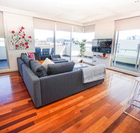 Stylish Modern 3BD Retreat at an Amazing Location - Australia Accommodation