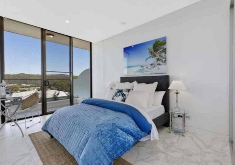 Stylish Penthouse With Views & Jacuzzi - Australia Accommodation 2