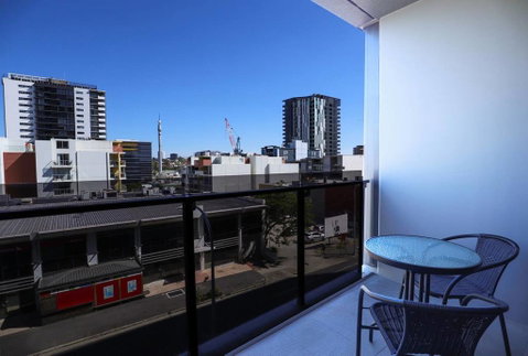 Stylist 2 Bedrooms Apartment With Pool/GYM/Parking - Australia Accommodation 1