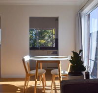 Sun-Drenched 1 Bed Studio Apt Newtown Parking - Australia Accommodation