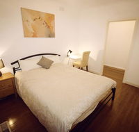 Sunny House - Melbourne Airport Home - Australia Accommodation