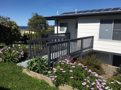 Sunnyside Holiday Home - Australia Accommodation 1