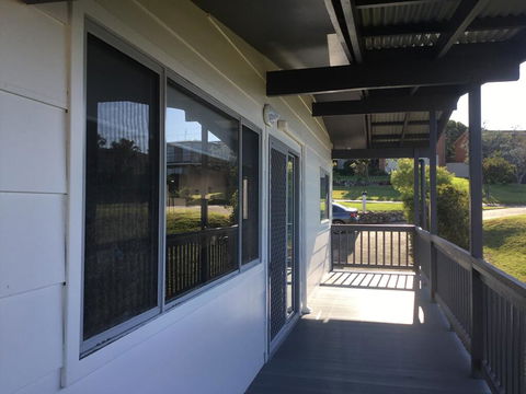 Sunnyside Holiday Home - Australia Accommodation 2