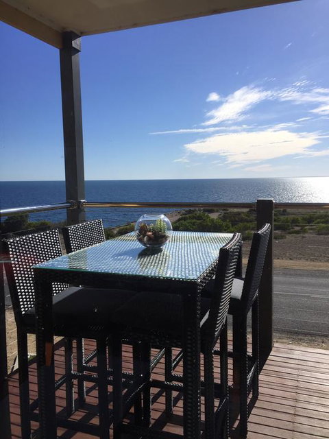Sunset Cove Beach House - Australia Accommodation 1
