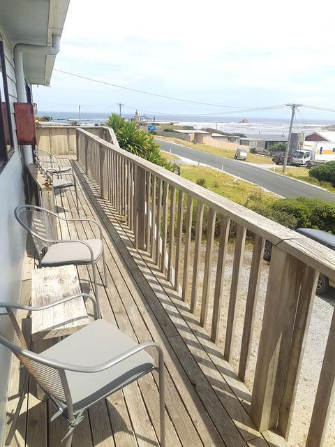 Sunset Holiday Villas - Australia Accommodation 3