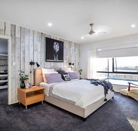 Sunset Penthouse Couples Retreat close to Airlie Beach Champagne on arrival - Australia Accommodation