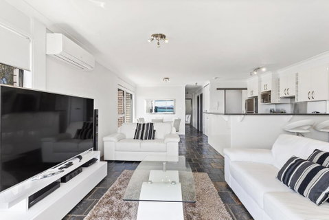 Sunset Towers, 14/25 Donald Street - Australia Accommodation 1