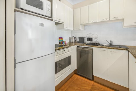 Super Convenient Apartment With Garden Views - Australia Accommodation 3