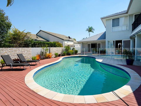 Super Sized Family Retreat With A Pool - Australia Accommodation 0