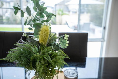 Superb Luxe 5BR House@Point Cook Near Lake - Australia Accommodation 2