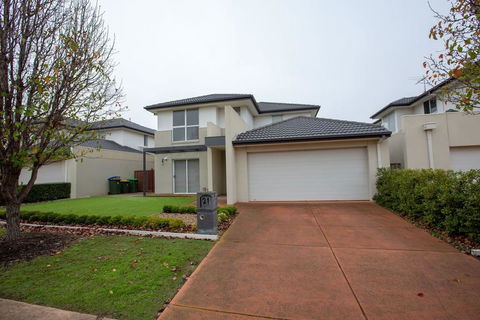 Superb Luxe 5BR House@Point Cook Near Lake - Australia Accommodation 0
