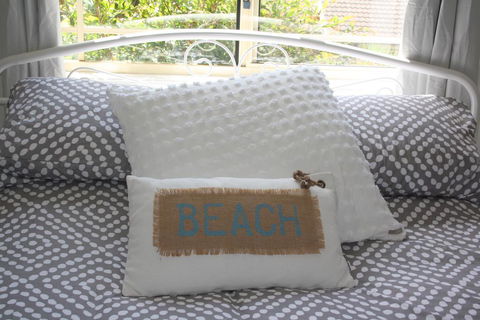 Surf Beach On Eric - Australia Accommodation 1