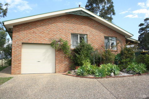 Surf Beach On Eric - Australia Accommodation 0