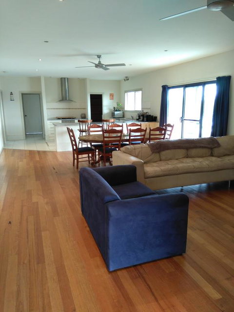 Symuya - Australia Accommodation 2