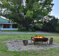 Tabitha Hill Cottage - Australia Accommodation