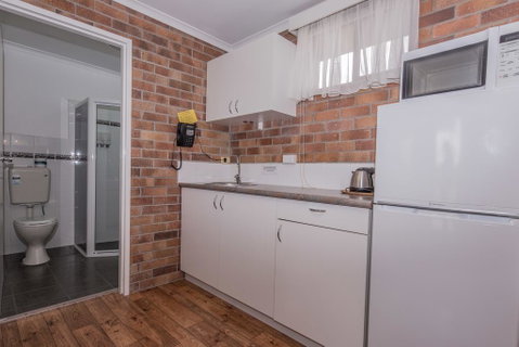 Tally Ho Motor Inn - Australia Accommodation 2