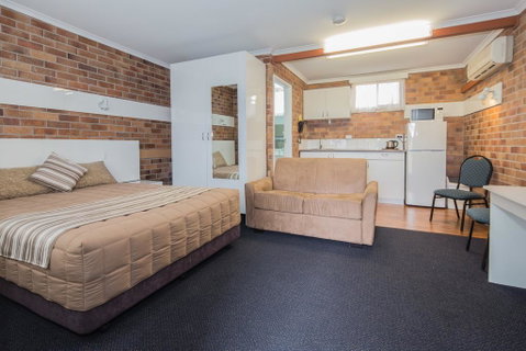 Tally Ho Motor Inn - Australia Accommodation 0