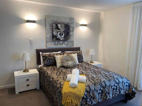 TERRACE LUX FULLY AIR 2 CAR FREE NETFLIX WIFI WINE - Australia Accommodation 1