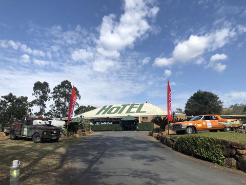 The Advancetown Hotel - Australia Accommodation 2